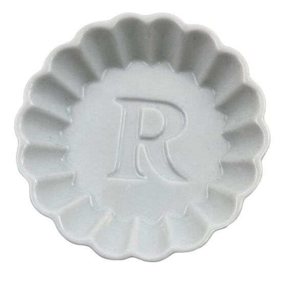 Rosanna Trinket Tray Dish Set of 2 White Monogrammed Letter "R" Scalloped Edge - Picture 2 of 8